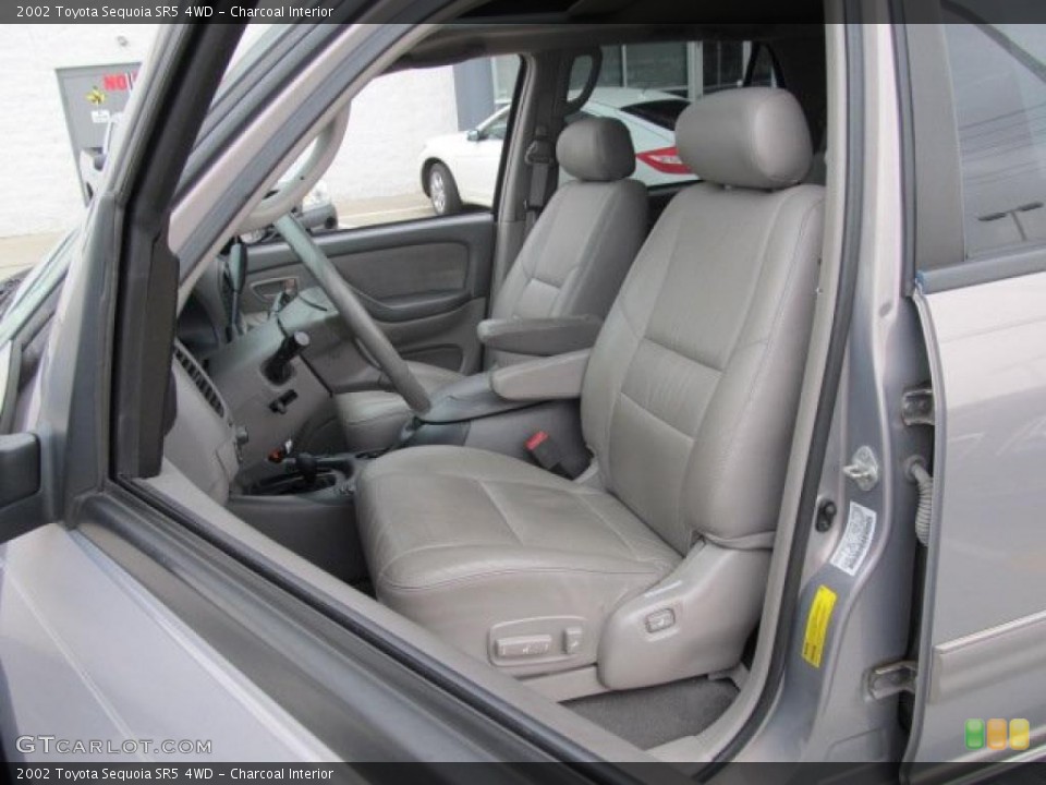 Charcoal Interior Photo for the 2002 Toyota Sequoia SR5 4WD #47661460