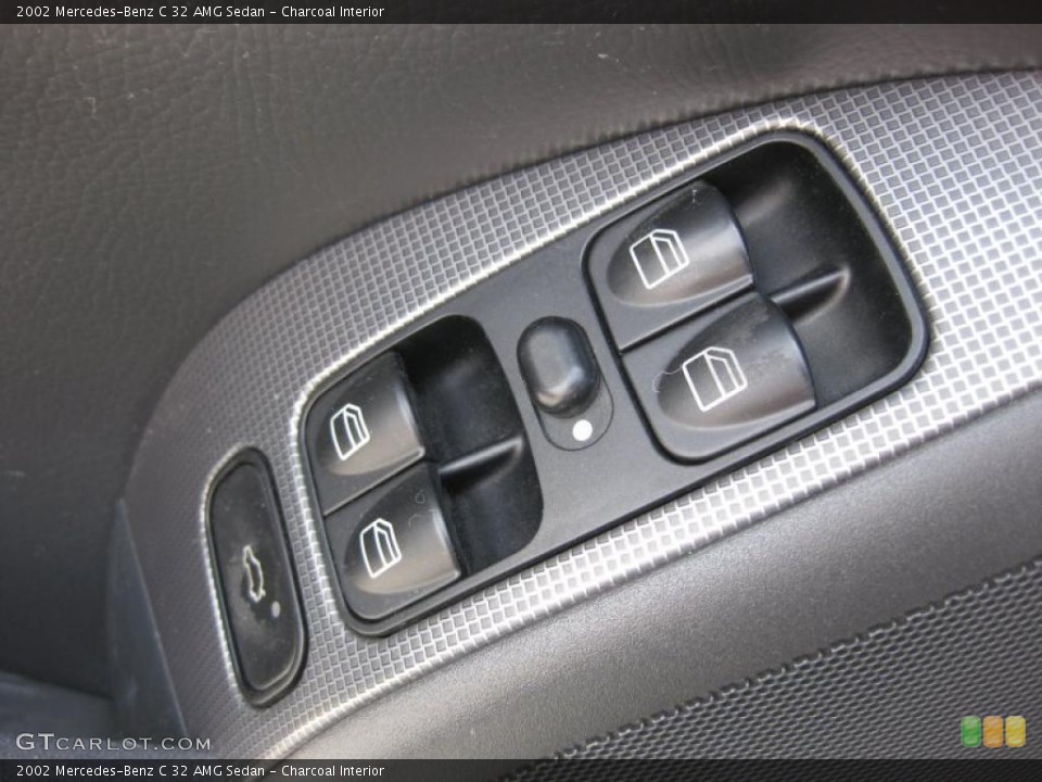 Charcoal Interior Controls for the 2002 Mercedes-Benz C 32 AMG Sedan #47667667