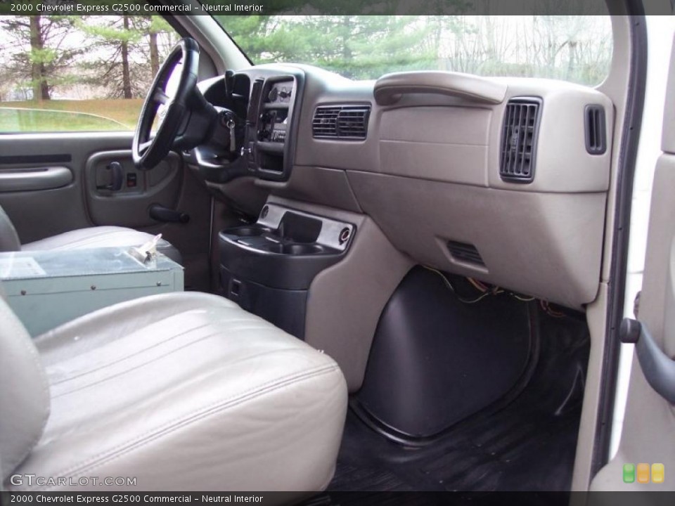 Neutral Interior Photo for the 2000 Chevrolet Express G2500 Commercial #47682097