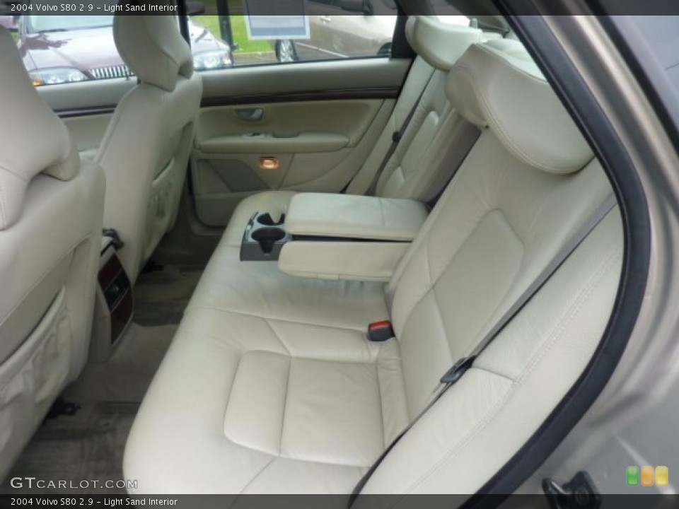 Light Sand Interior Photo for the 2004 Volvo S80 2.9 #47685112