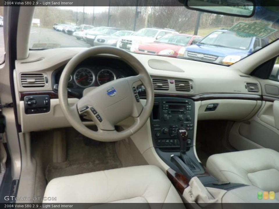 Light Sand Interior Photo for the 2004 Volvo S80 2.9 #47685124