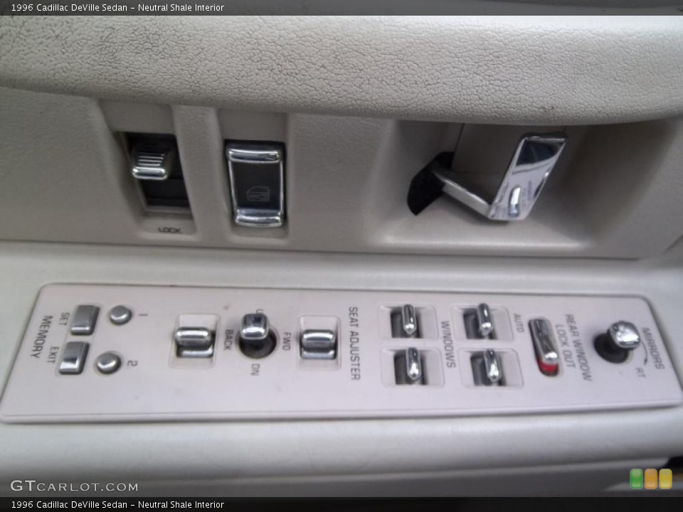 Neutral Shale Interior Controls for the 1996 Cadillac DeVille Sedan #47689470
