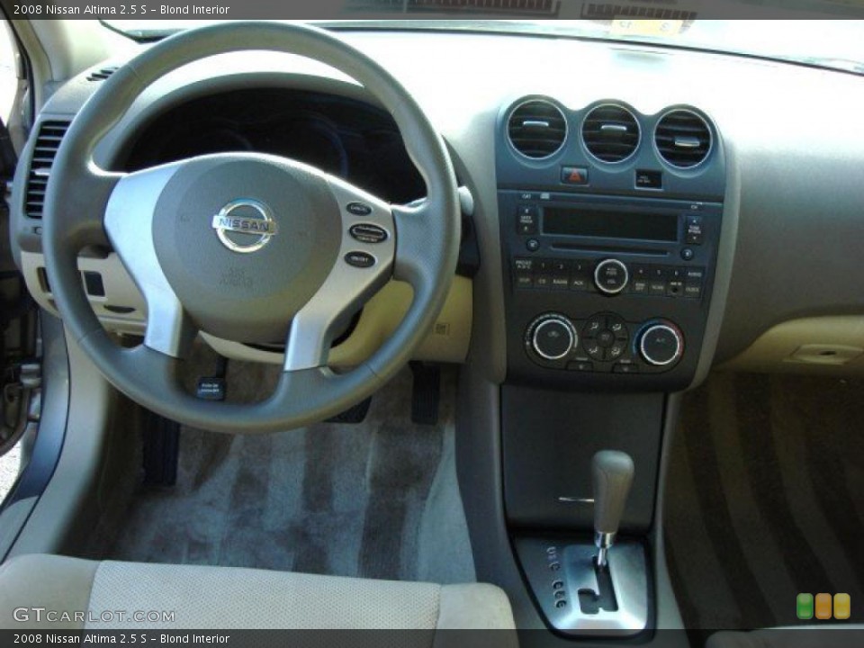 Blond Interior Dashboard for the 2008 Nissan Altima 2.5 S #47689578