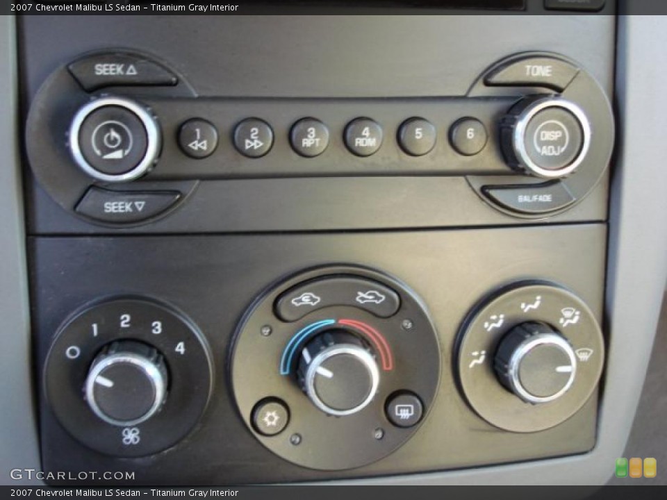 Titanium Gray Interior Controls for the 2007 Chevrolet Malibu LS Sedan #47690550