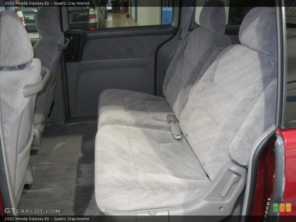 Quartz Gray Interior Photo for the 2002 Honda Odyssey EX #47707447
