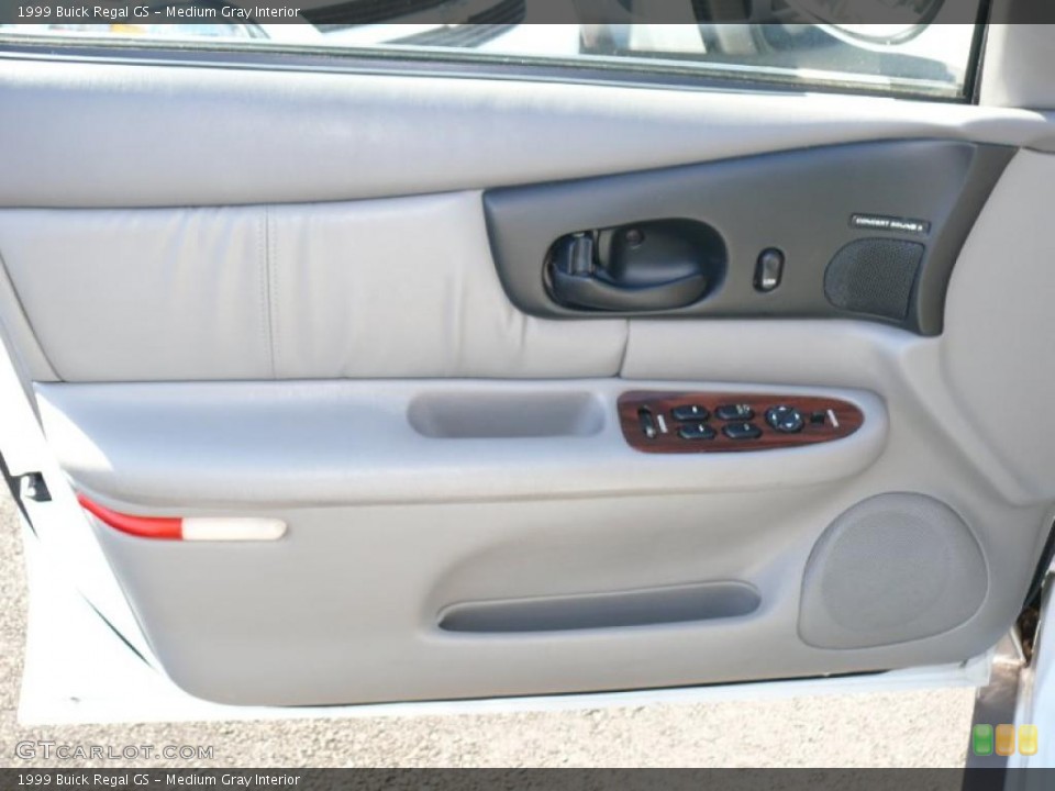 Medium Gray Interior Door Panel for the 1999 Buick Regal GS #47710355