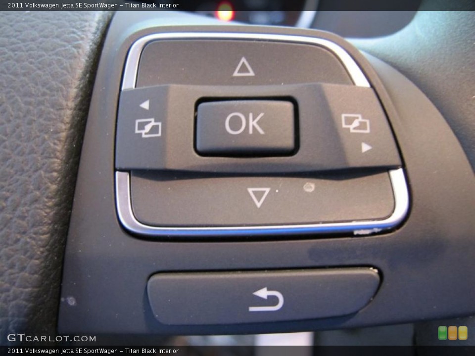 Titan Black Interior Controls for the 2011 Volkswagen Jetta SE SportWagen #47711481