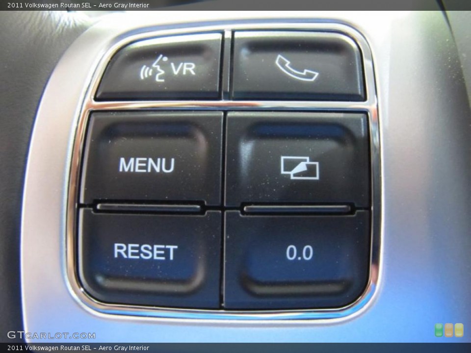 Aero Gray Interior Controls for the 2011 Volkswagen Routan SEL #47712051