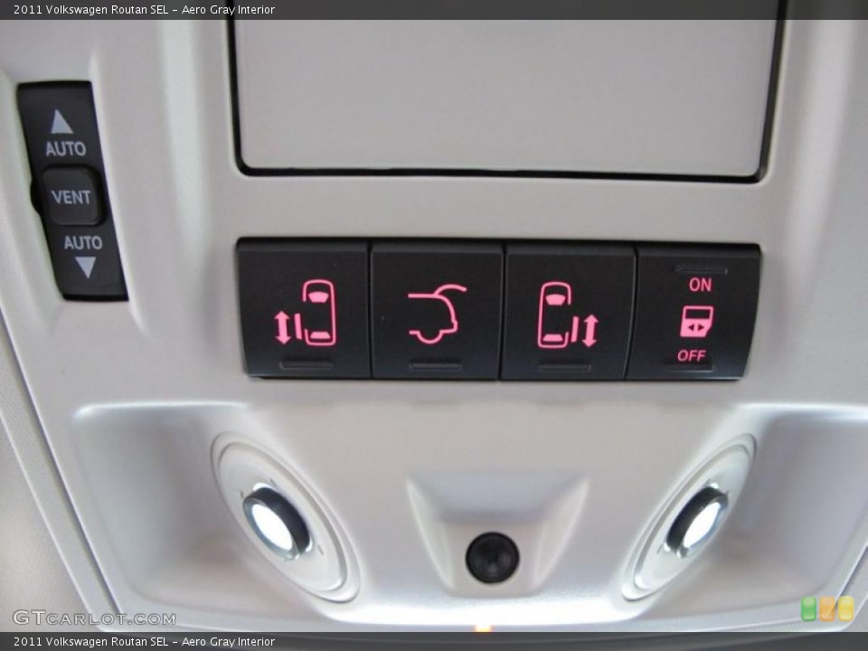 Aero Gray Interior Controls for the 2011 Volkswagen Routan SEL #47712117
