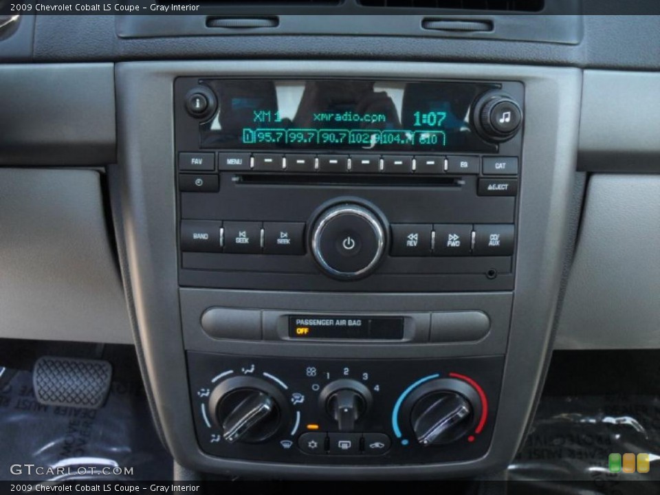 Gray Interior Controls for the 2009 Chevrolet Cobalt LS Coupe #47719937