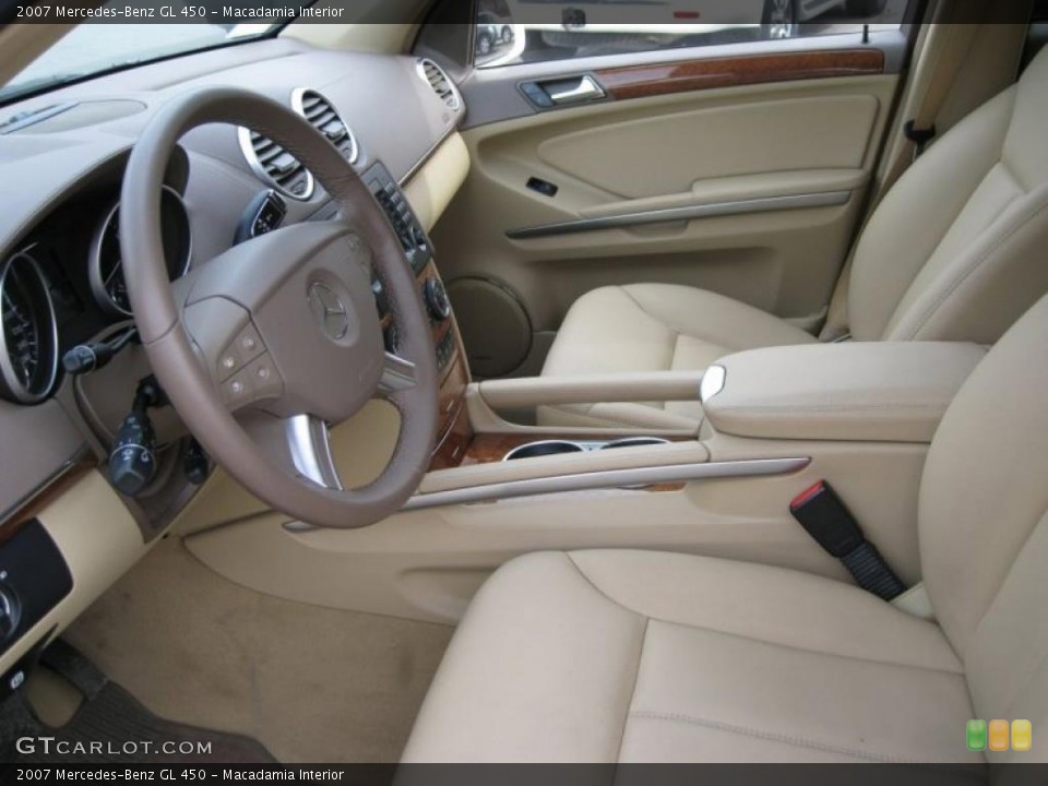 Macadamia Interior Photo for the 2007 Mercedes-Benz GL 450 #47732497