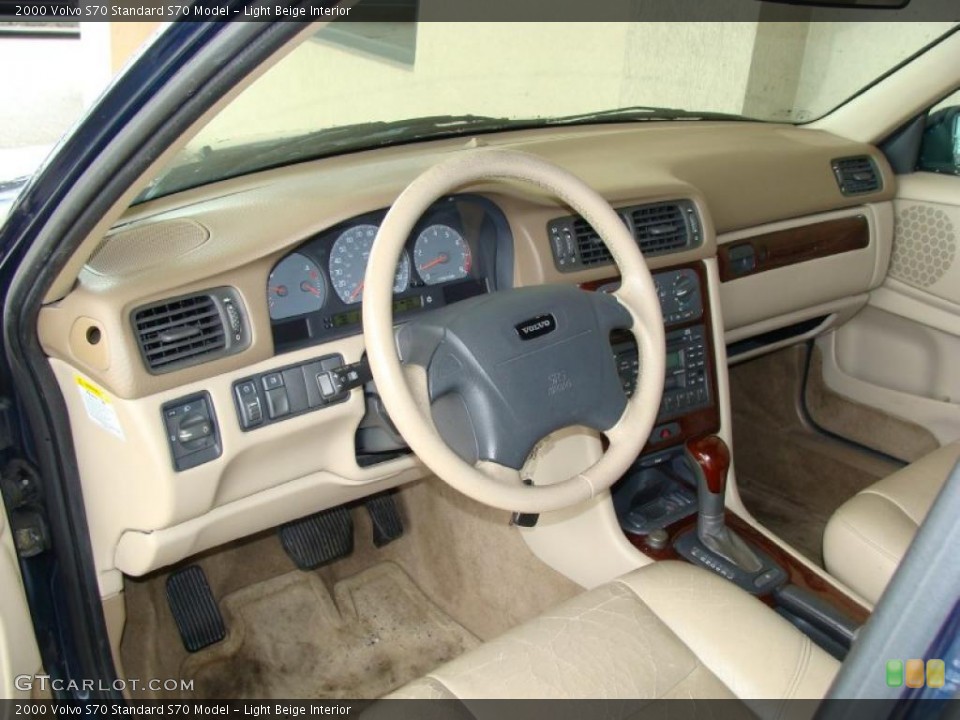 Light Beige Interior Photo for the 2000 Volvo S70  #47732701