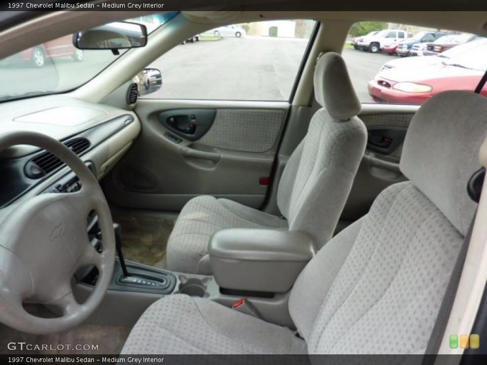 Medium Grey Interior Photo for the 1997 Chevrolet Malibu Sedan #47733946