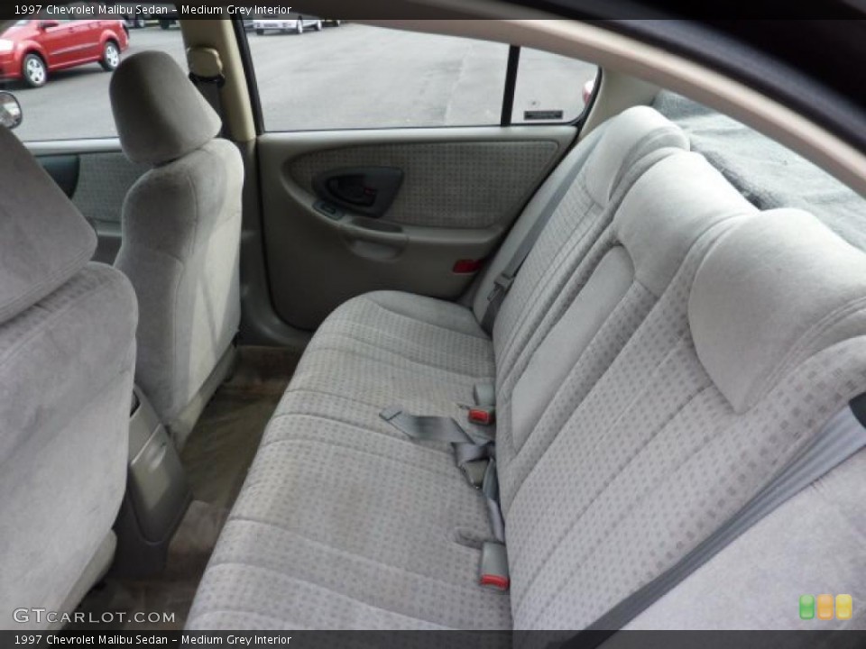 Medium Grey Interior Photo for the 1997 Chevrolet Malibu Sedan #47733973