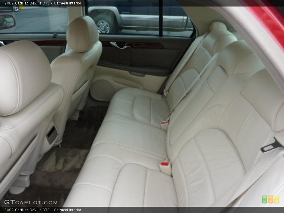 Oatmeal Interior Photo for the 2002 Cadillac DeVille DTS #47734648
