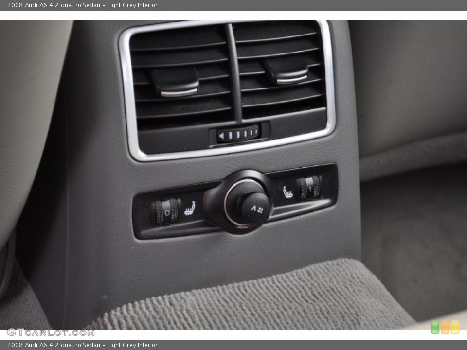 Light Grey Interior Controls for the 2008 Audi A6 4.2 quattro Sedan #47734708