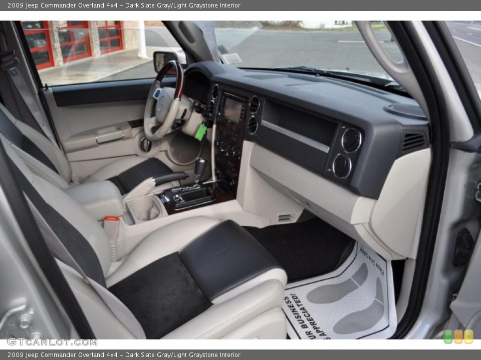 Dark Slate Gray/Light Graystone Interior Photo for the 2009 Jeep Commander Overland 4x4 #47735854