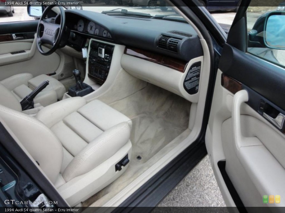 Ecru Interior Photo for the 1994 Audi S4 quattro Sedan #47739265