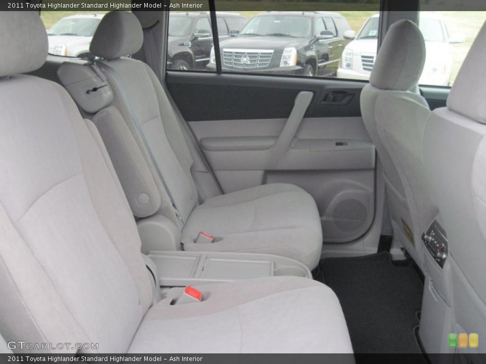 Ash Interior Photo for the 2011 Toyota Highlander  #47746511