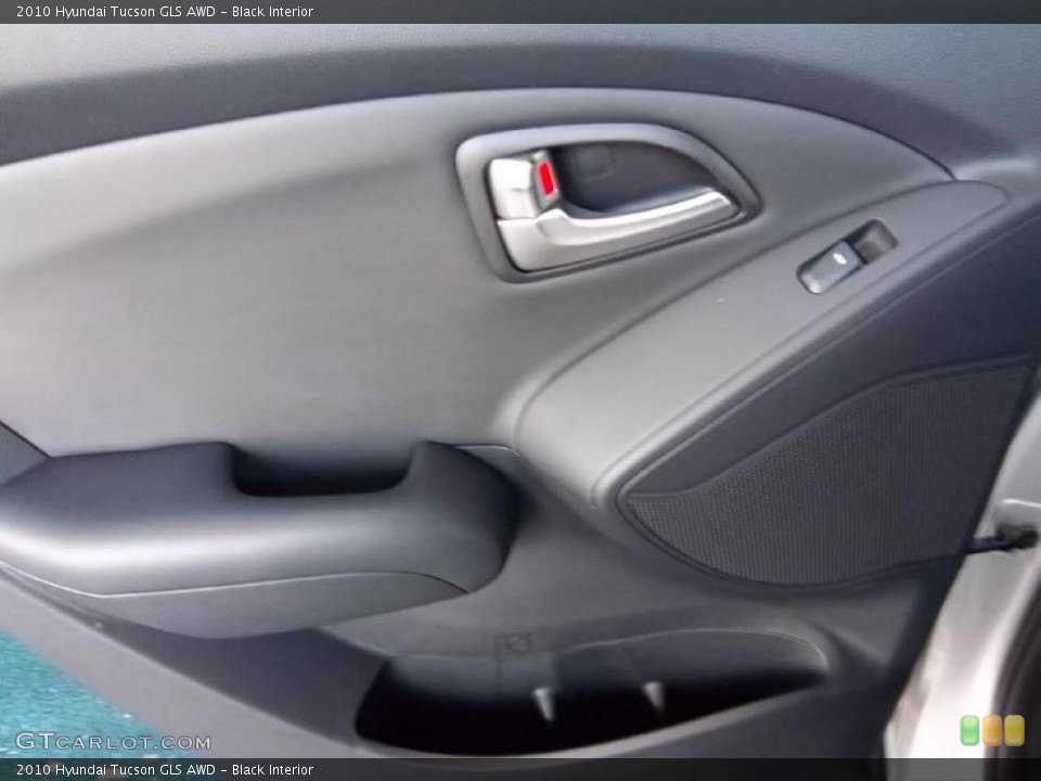 Black Interior Door Panel for the 2010 Hyundai Tucson GLS AWD #47756949