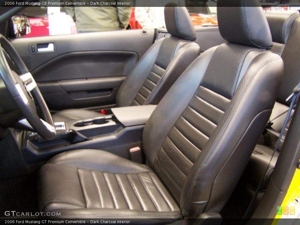 Dark Charcoal Interior Photo for the 2006 Ford Mustang GT Premium Convertible #47760421