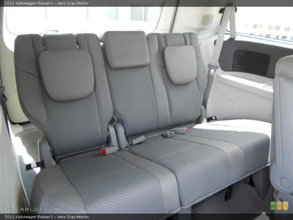 Aero Gray Interior Photo for the 2011 Volkswagen Routan S #47761927