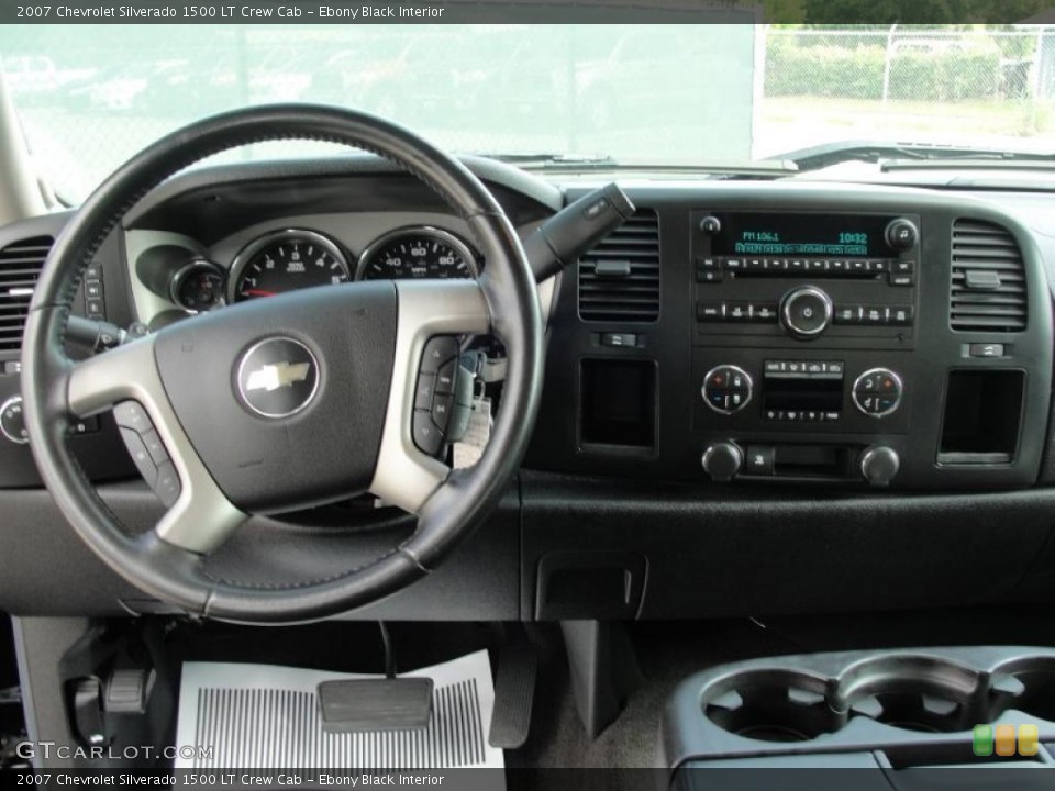 Ebony Black Interior Dashboard for the 2007 Chevrolet Silverado 1500 LT Crew Cab #47768430