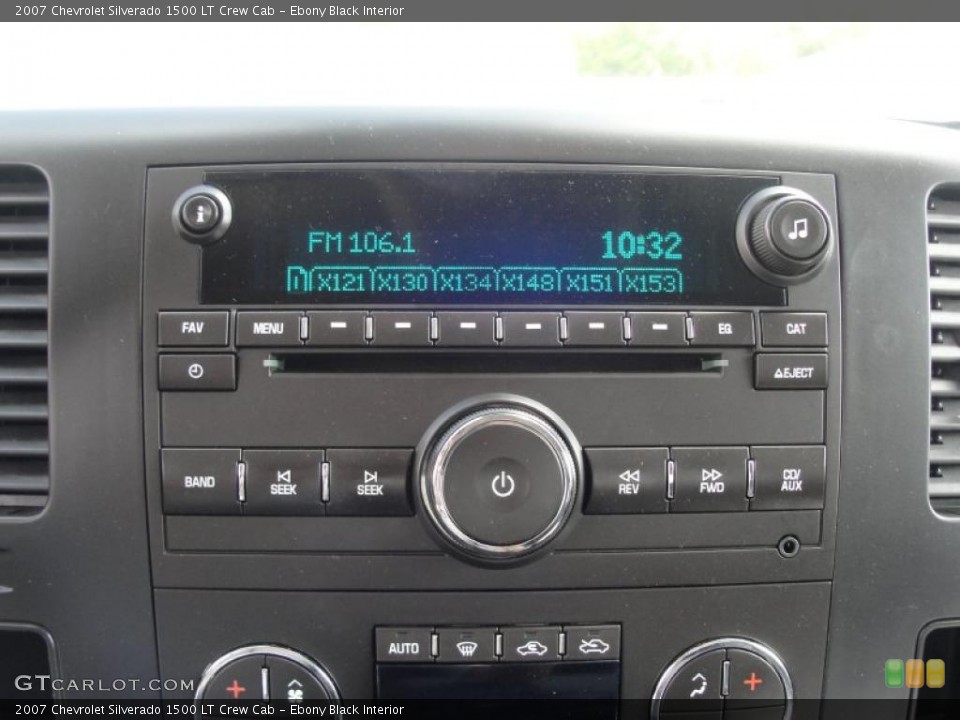 Ebony Black Interior Controls for the 2007 Chevrolet Silverado 1500 LT Crew Cab #47768451