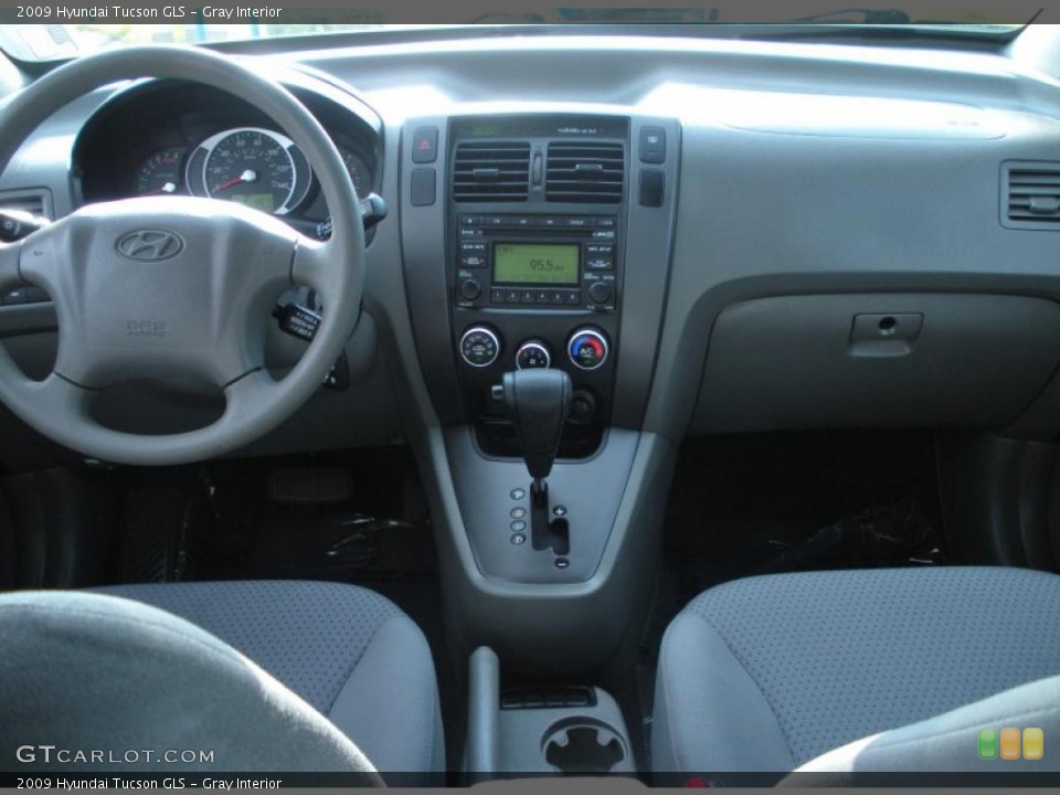 Gray Interior Dashboard for the 2009 Hyundai Tucson GLS #47779008