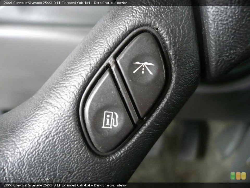 Dark Charcoal Interior Controls for the 2006 Chevrolet Silverado 2500HD LT Extended Cab 4x4 #47782440