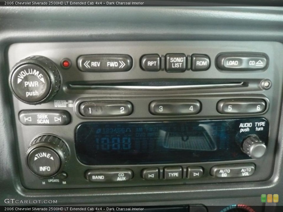 Dark Charcoal Interior Controls for the 2006 Chevrolet Silverado 2500HD LT Extended Cab 4x4 #47782485