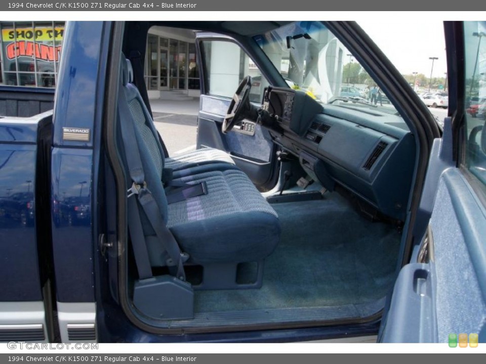 Blue Interior Photo for the 1994 Chevrolet C/K K1500 Z71 Regular Cab 4x4 #47794183