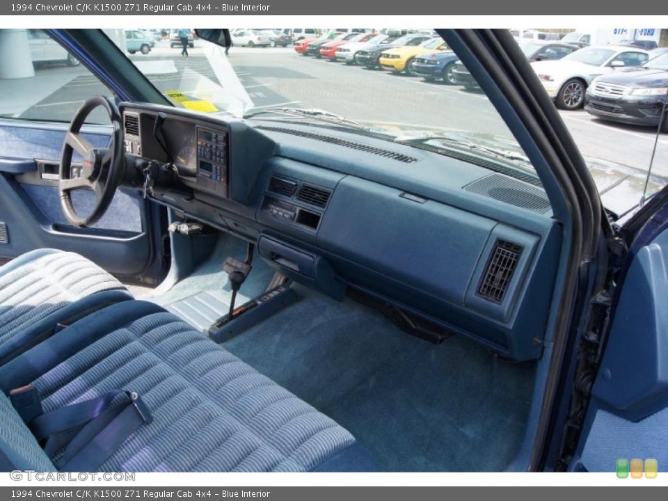 Blue Interior Photo for the 1994 Chevrolet C/K K1500 Z71 Regular Cab 4x4 #47794195