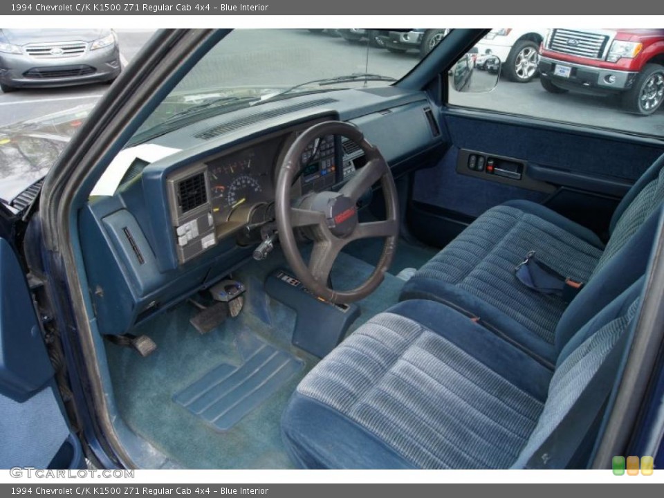 Blue Interior Photo for the 1994 Chevrolet C/K K1500 Z71 Regular Cab 4x4 #47794348