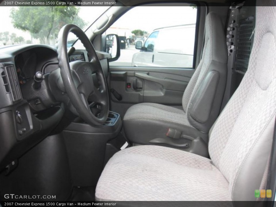 Medium Pewter Interior Photo for the 2007 Chevrolet Express 1500 Cargo Van #47799368