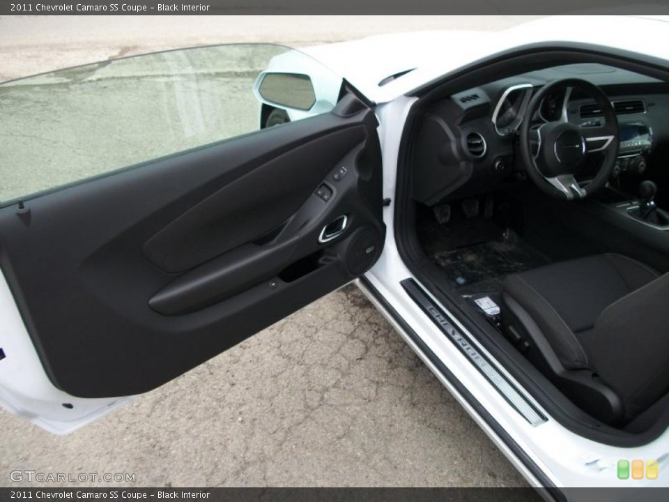 Black Interior Photo for the 2011 Chevrolet Camaro SS Coupe #47804924
