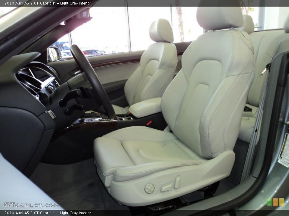 Light Gray Interior Photo for the 2010 Audi A5 2.0T Cabriolet #47808116