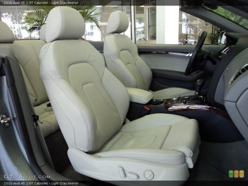 Light Gray Interior Photo for the 2010 Audi A5 2.0T Cabriolet #47808146
