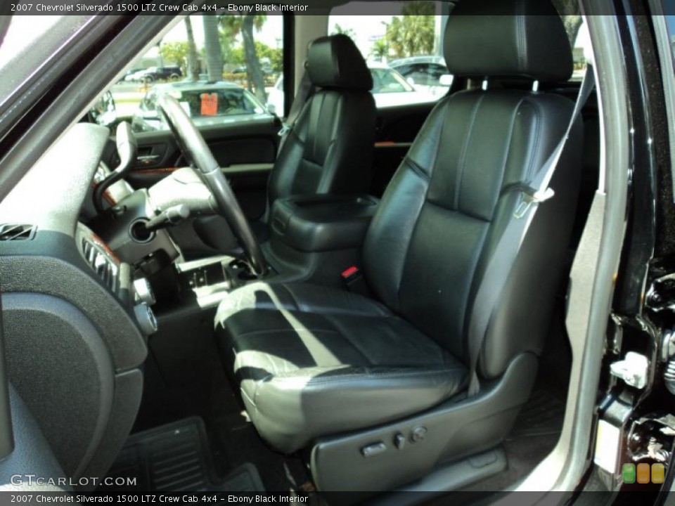 Ebony Black Interior Photo for the 2007 Chevrolet Silverado 1500 LTZ Crew Cab 4x4 #47808992
