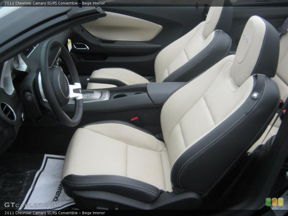 Beige Interior Photo for the 2011 Chevrolet Camaro SS/RS Convertible #47811314