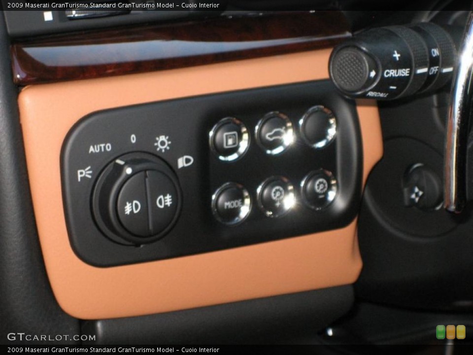 Cuoio Interior Controls for the 2009 Maserati GranTurismo  #47812991