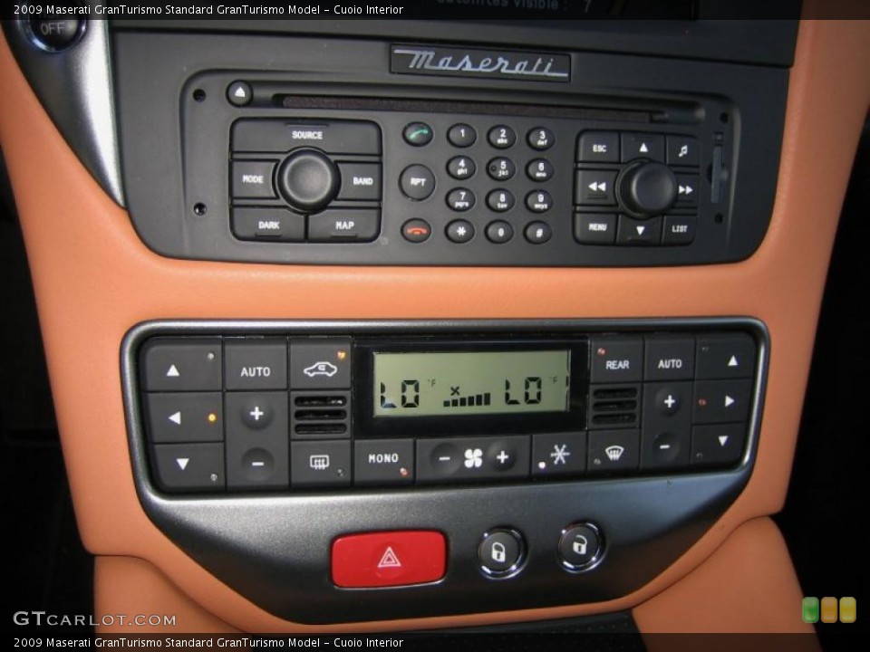 Cuoio Interior Controls for the 2009 Maserati GranTurismo  #47813117