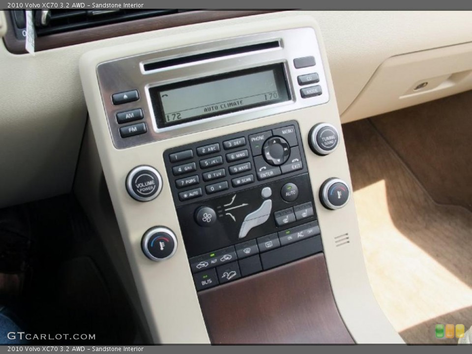 Sandstone Interior Controls for the 2010 Volvo XC70 3.2 AWD #47815418