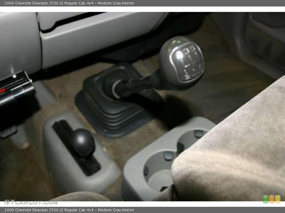 Medium Gray Interior Transmission for the 2000 Chevrolet Silverado 2500 LS Regular Cab 4x4 #47833142