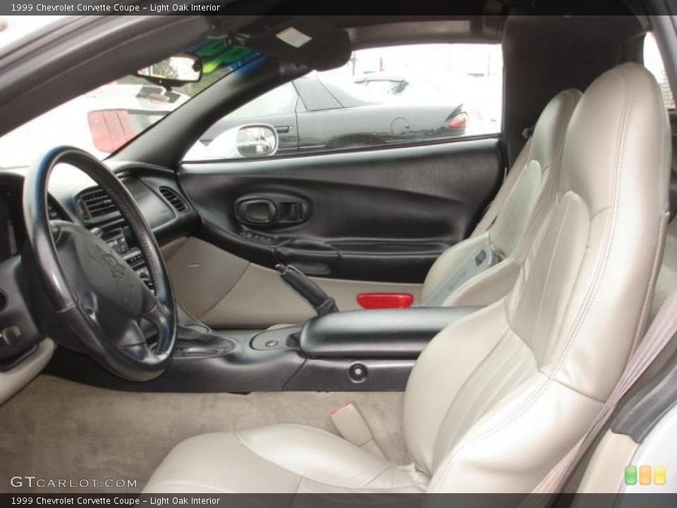 Light Oak Interior Photo for the 1999 Chevrolet Corvette Coupe #47833190