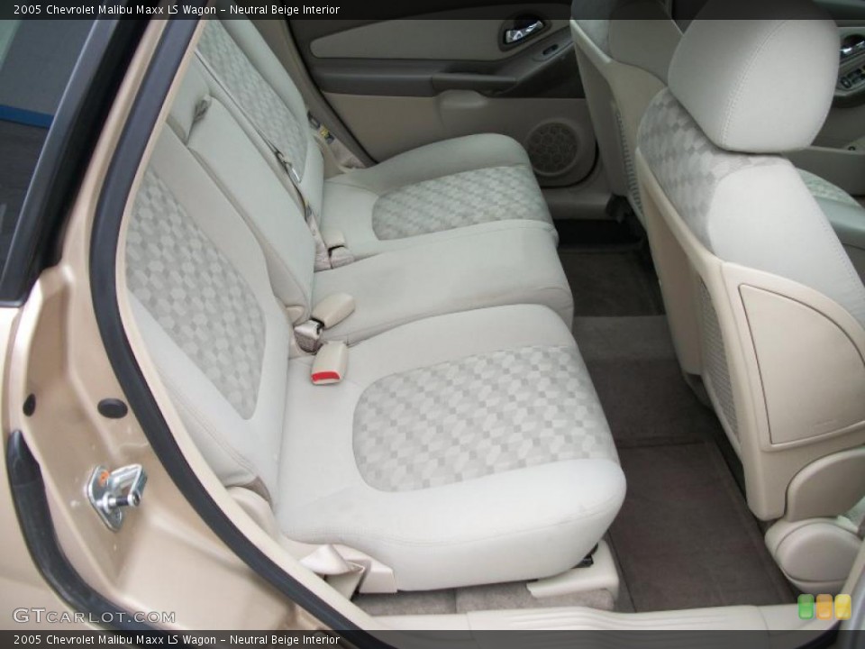 Neutral Beige Interior Photo for the 2005 Chevrolet Malibu Maxx LS Wagon #47835155