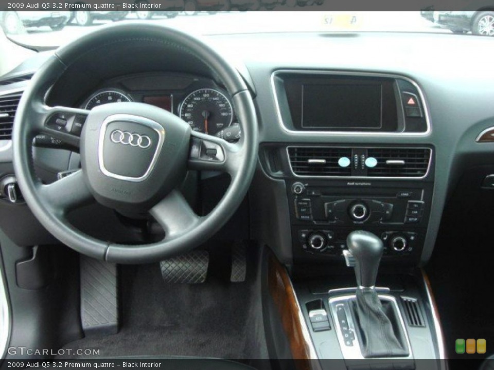 Black Interior Dashboard for the 2009 Audi Q5 3.2 Premium quattro #47835248