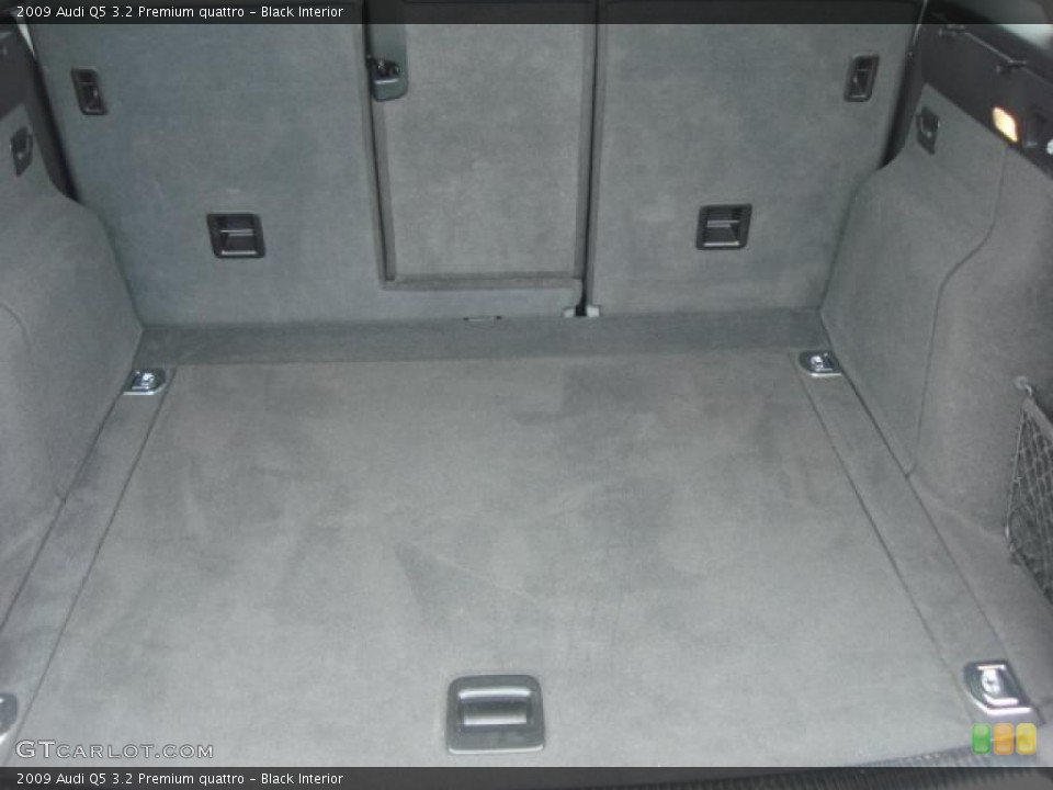 Black Interior Trunk for the 2009 Audi Q5 3.2 Premium quattro #47835263