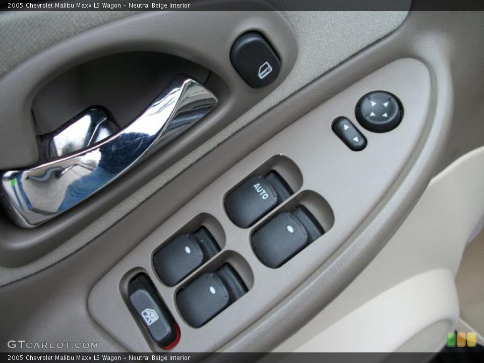 Neutral Beige Interior Controls for the 2005 Chevrolet Malibu Maxx LS Wagon #47835287
