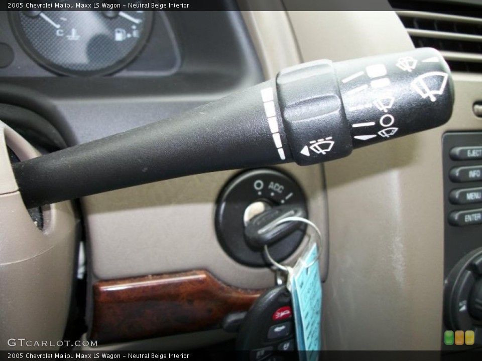 Neutral Beige Interior Controls for the 2005 Chevrolet Malibu Maxx LS Wagon #47835491